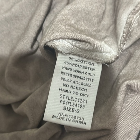 Umgee Sz S oversized taupe short sleeve top NWT - Picture 6 of 6